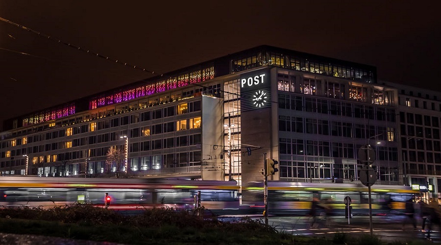 Leipziger Postgebäude Außen bei Nacht